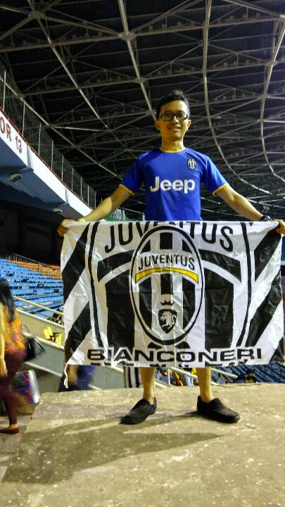 sonzaheey's tweet photo. Nonton @juventusfc di GBK pas dateng dan nobar final UCL 2015 @JCIndonesia #JCIAndMe http://t.co/ZhaaNiQxPJ