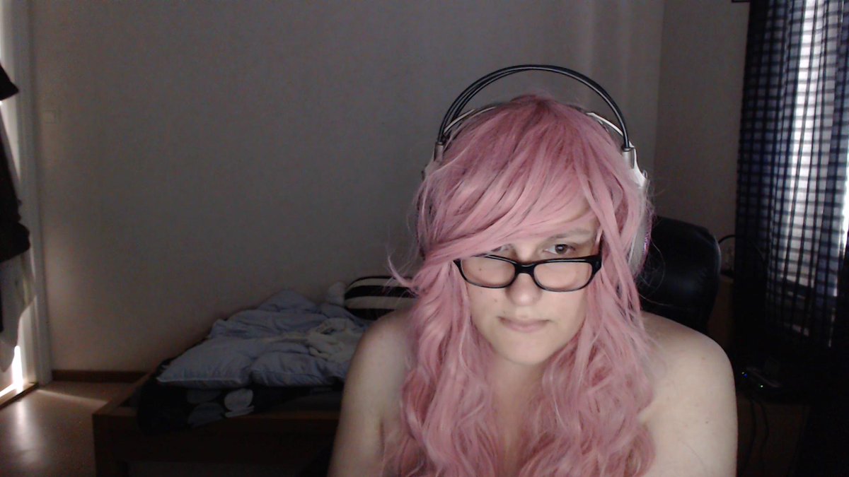 Topless Gamer Grill Stream : rDotA2