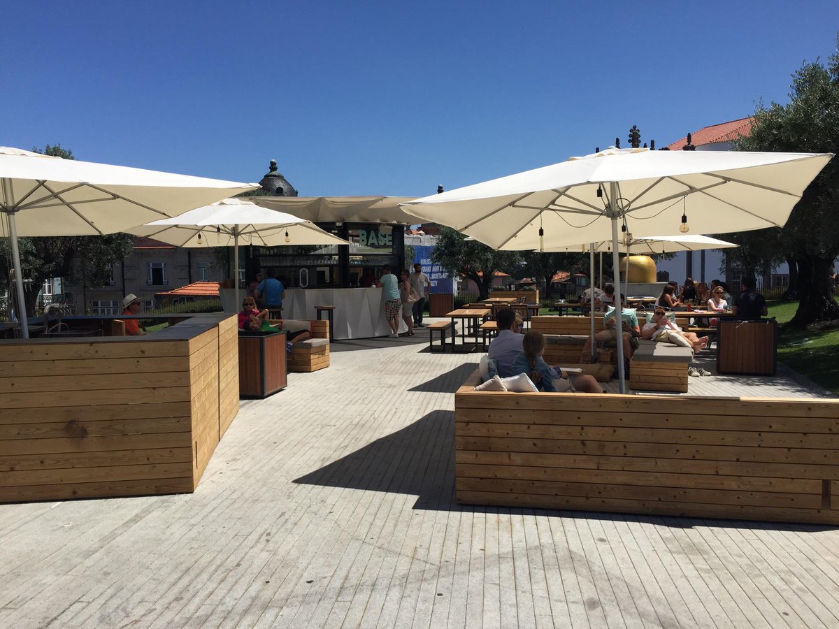 cray_ative's tweet photo. Exploring #Porto, chill in the park? Grab an Espresso?  Or shop below. Life is good here. http://t.co/zkVKkXoxX3