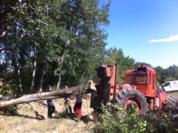 sylvie_duchesne's tweet image. Avant l'automne, on nettoie les berges des rivières du bassin du #Lez #SYBLE #inondations