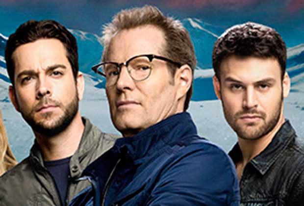 TVLine's tweet image. HEROES REBORN Exclusive First Look: Official Poster Teases 'New Phenomenon' tvline.com/2015/07/27/her…
