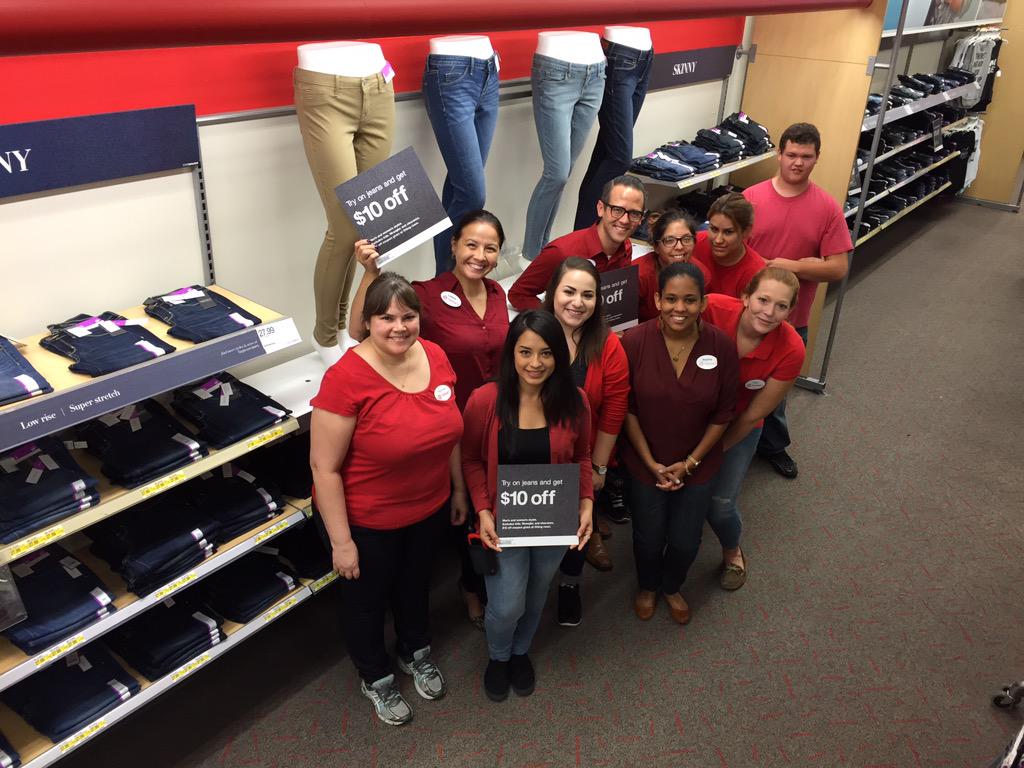 TDCurtis081's tweet photo. #T1982 is ready to get our guests into a new pair of jeans! @ConnieDroge @crowderabby1 @HelloLeeAnnL @KellyHorner818 http://t.co/cO4Ayb9Utg