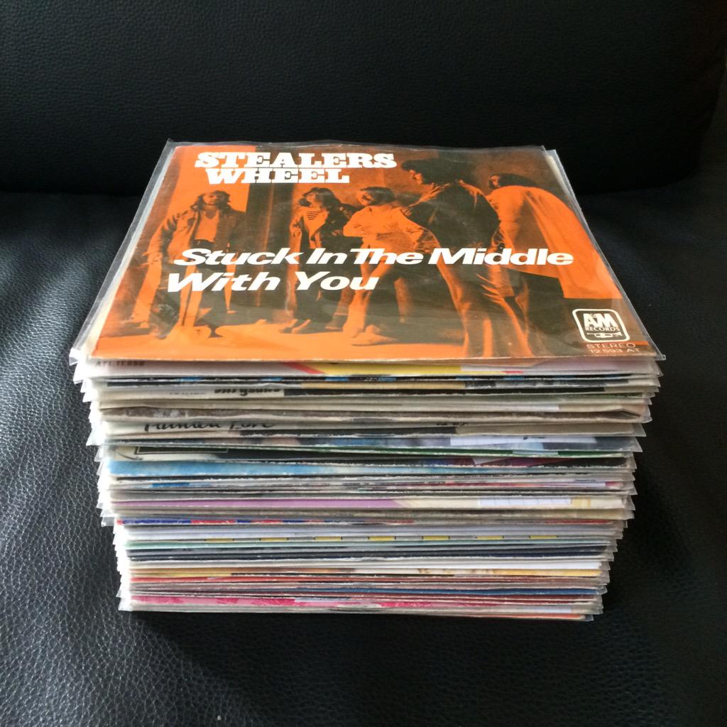 Menschergerjeni's tweet photo. Vanavond nemen we terug 6 dagen de radiogolven over op @stubru ! Tune in om 23u. http://t.co/zceFhvbPE3