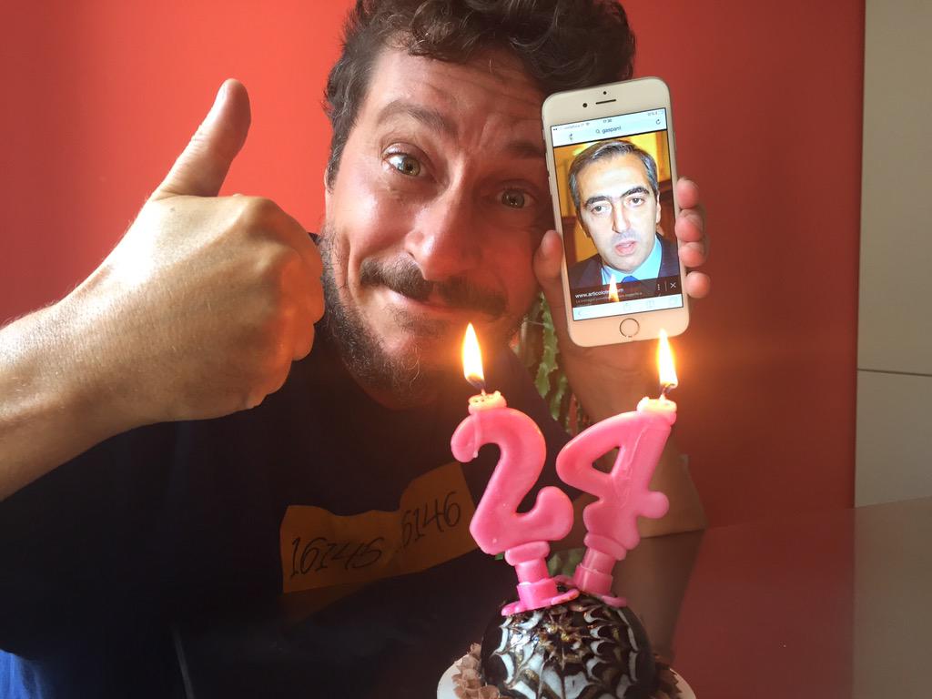 Il VP del Senato <a href="/gasparripdl/">Maurizio Gasparri</a> ha passato le ultime 24h discutendo con un comico, pure imbecille. Urge festeggiare.