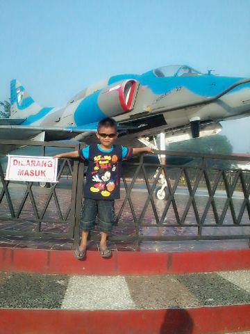 irawan502's tweet photo. Jagoanku lagi liburan nih,tp besok udah mulai sekolah mudah2an jangan nakal ya. http://t.co/vzLxC2Rv8N