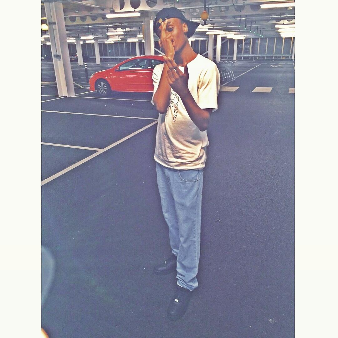 Young Nigga On The Rise Now 📈
I'm Tryna Tell My Mummy Wipe Your Eyes Now 😪 
#Grindin 🙏 💸 ❤ 
#OUTSOON ⏰