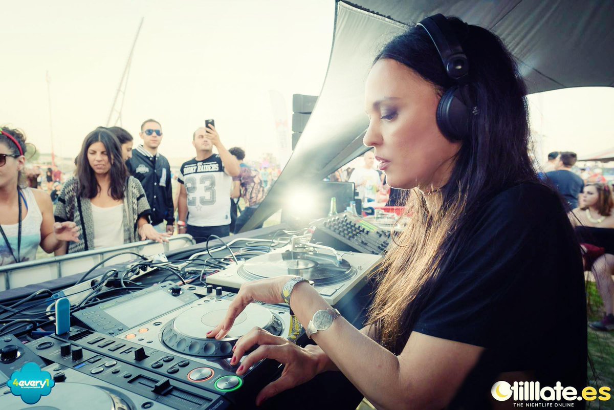 DalidaKibir's tweet photo. Remembering @4every1Festival en la carpa @Northweek #techno #electronicmusic #dancing #madrid #summerfestival http://t.co/8OyvTpWsoK