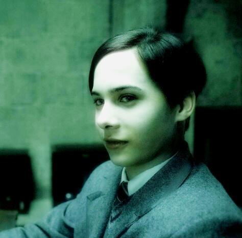 Twitter 上的 ハリーポッターbot 1991年4月21日は 謎のプリンス で16歳のトム リドルを演じたフランク ディレイン Frank Dillane さんが生まれた日です お誕生日おめでとー ヾ Gt Lt ﾉﾞ 今日は何の日 T Co Cbbivrfusm Twitter