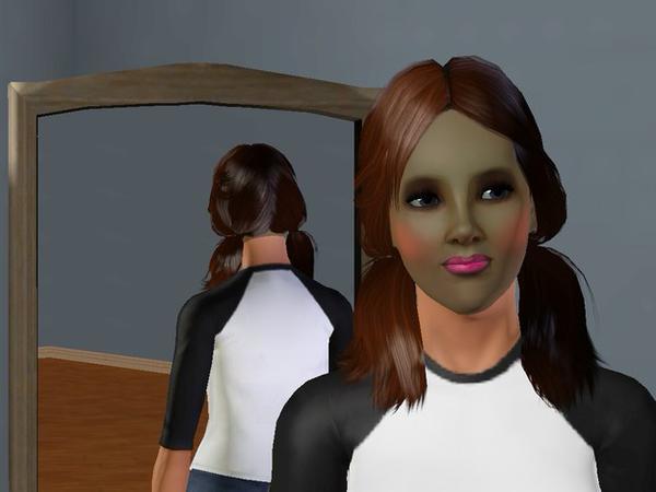 SimsLogical's tweet image. when you put makeup on in the dark