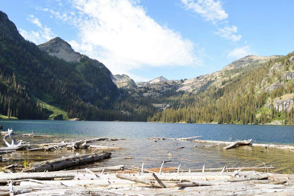 StarThompson10's tweet photo. Had such a amazing time w my boyfriend and 2nd family out in montana . I love them all so much 💙 http://t.co/7DQkfRYDPS