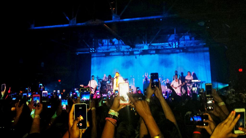 dc_houston's tweet photo. A sea of @Miguel  H-town fans! ❤ He left me speechless! ROCKED. THE. HOUSE @warehouselive #wildhearttour http://t.co/01upBEywPk