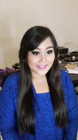 Miss_Syakwa's tweet photo. Test make up menjelang nikah by mb moza. Terima kasih mb moza. Syuka sekali ama hasilnya. :) http://t.co/RWVrRhMsvO