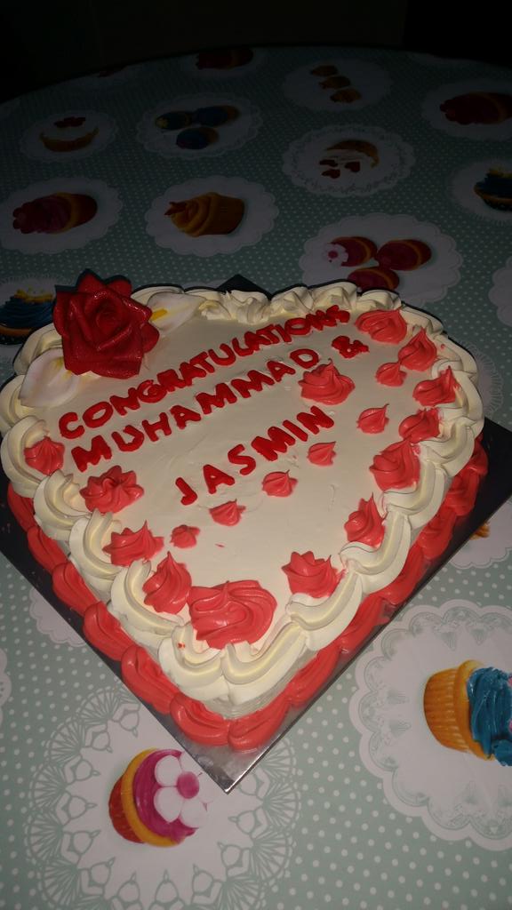 Beautiful  heart shape  fresh cream cake