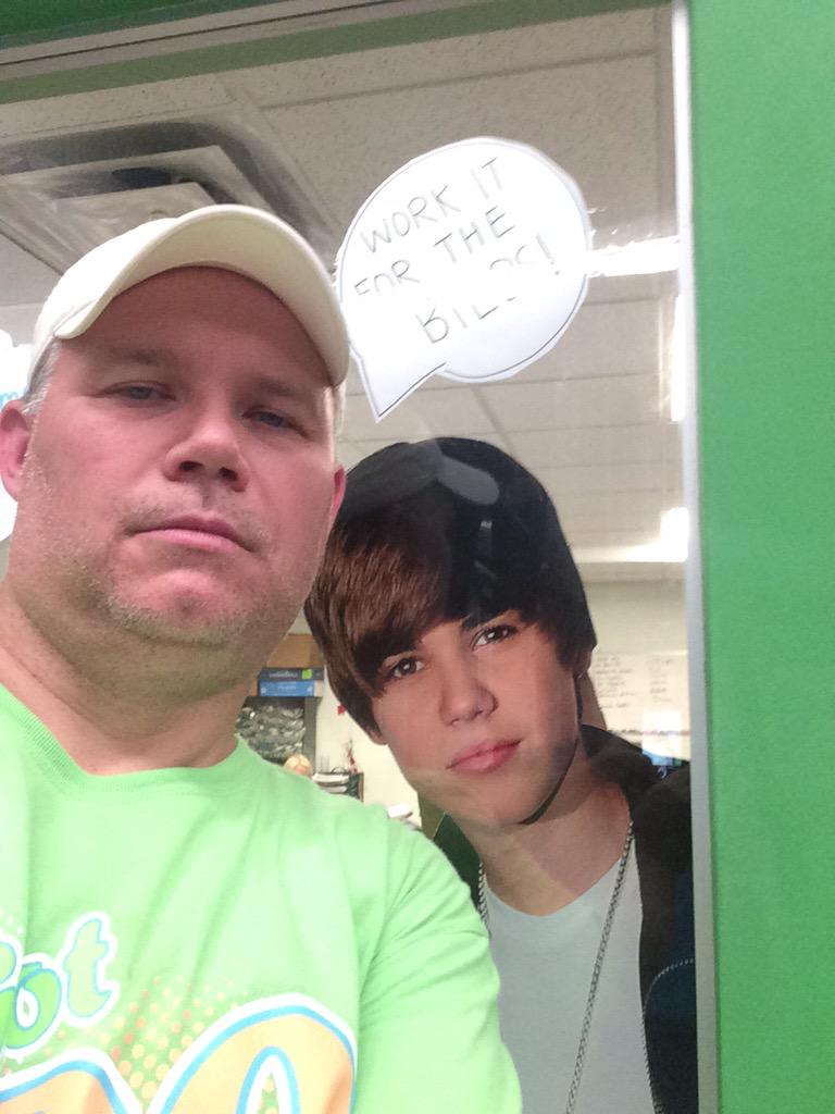 Rt for <a href="/Beavis_Rays/">Scott East</a> ... Fav for <a href="/beiberjustin/">beiber justin</a>