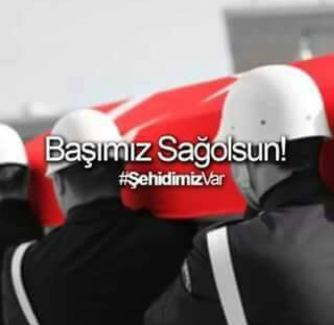 ShegaOzay's tweet photo. Uyan Şehit Evladı, Öpmim Aşk Acını! http://t.co/Mmlc738Udu