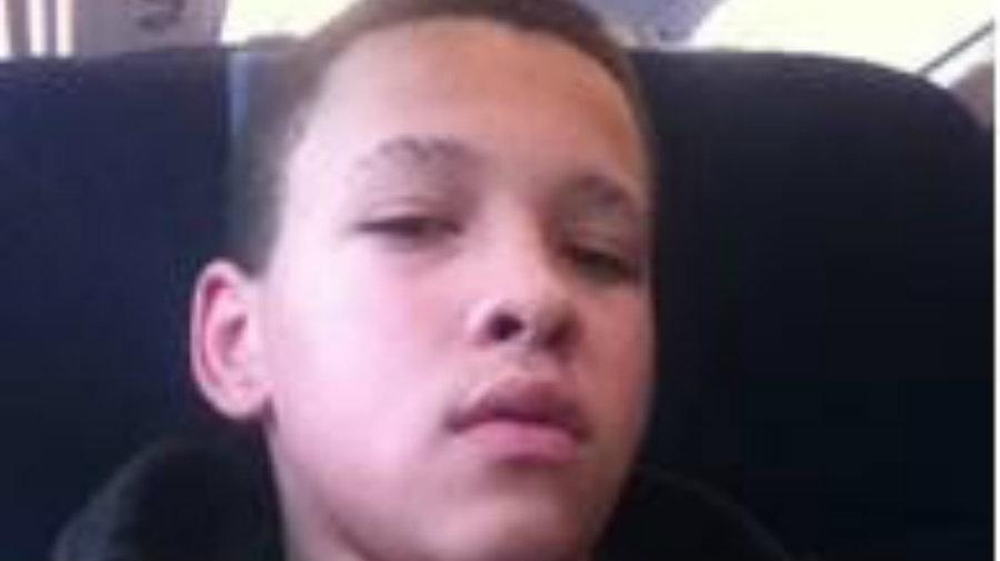 Southwark_News's tweet photo. Police hunt for missing 14-year-old Bermondsey boy. Have you seen Warren White? http://t.co/Ktwn7wYjfr http://t.co/miTgqFTACx