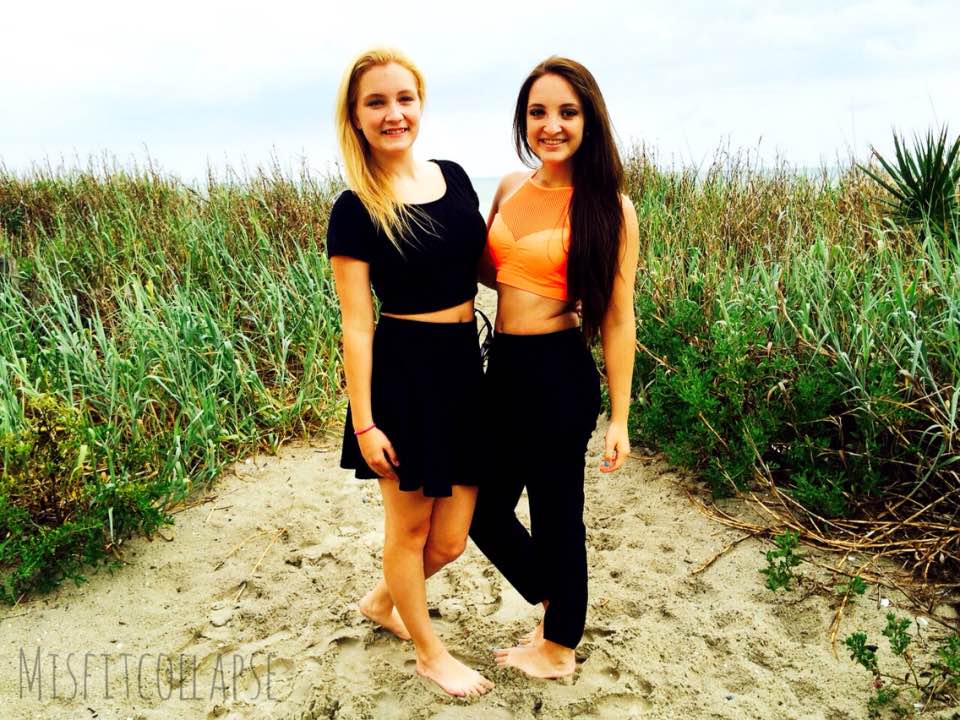 MakenzieLewis_'s tweet photo. Beach was fun with my girls <33 #beach #beach2015 #beachluv #mygirls #loveyall #takemeback #imissit http://t.co/gC9xyKSP60