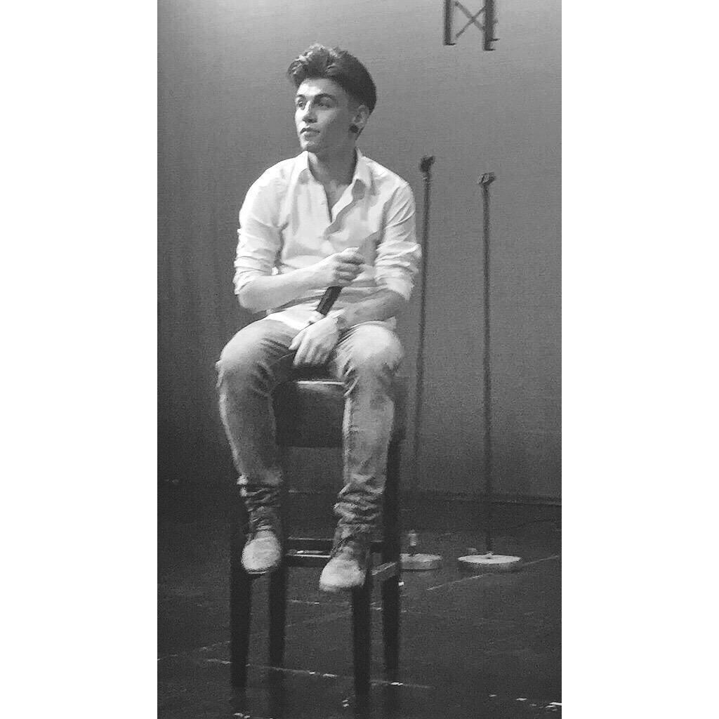 JakeSimsTeam's tweet photo. rt if your going to continue to support jake as a solo artist http://t.co/yKG4NGCvMa