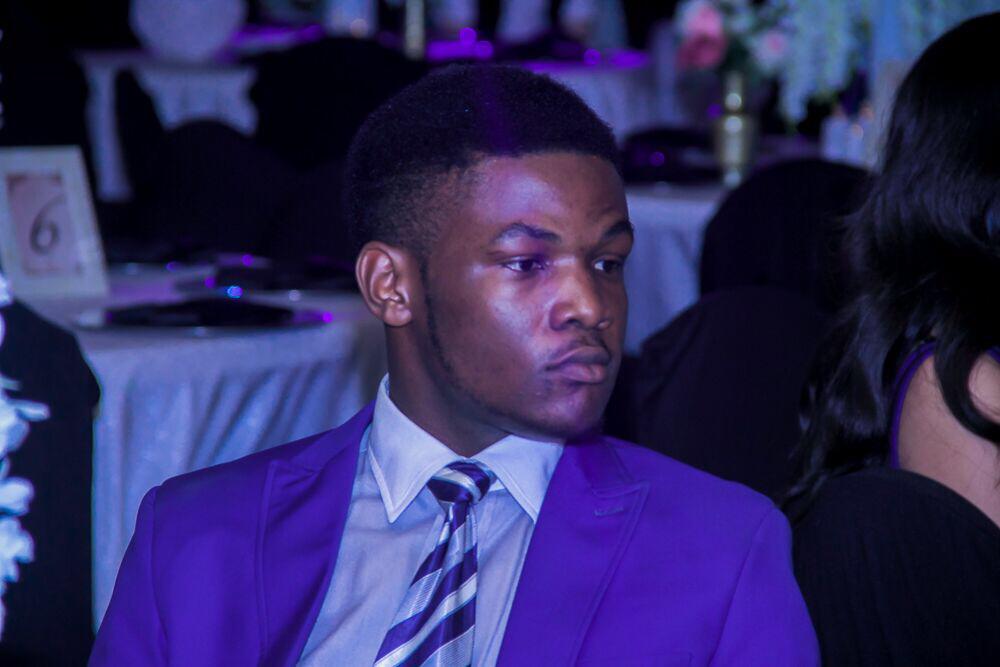 AdamuMr's tweet photo. "@Prom2015Abuja: 😻🎉 #Prom2015Abuja #ExpensiveTwilight http://t.co/4jPQk0vkxY"ajebo @brightcool3d