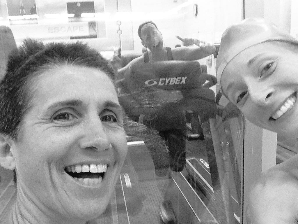 CPYhappyrunner's tweet photo. Happy Monday! #friendsrun #land #water #selfiefun http://t.co/xWBYQh8ZK5