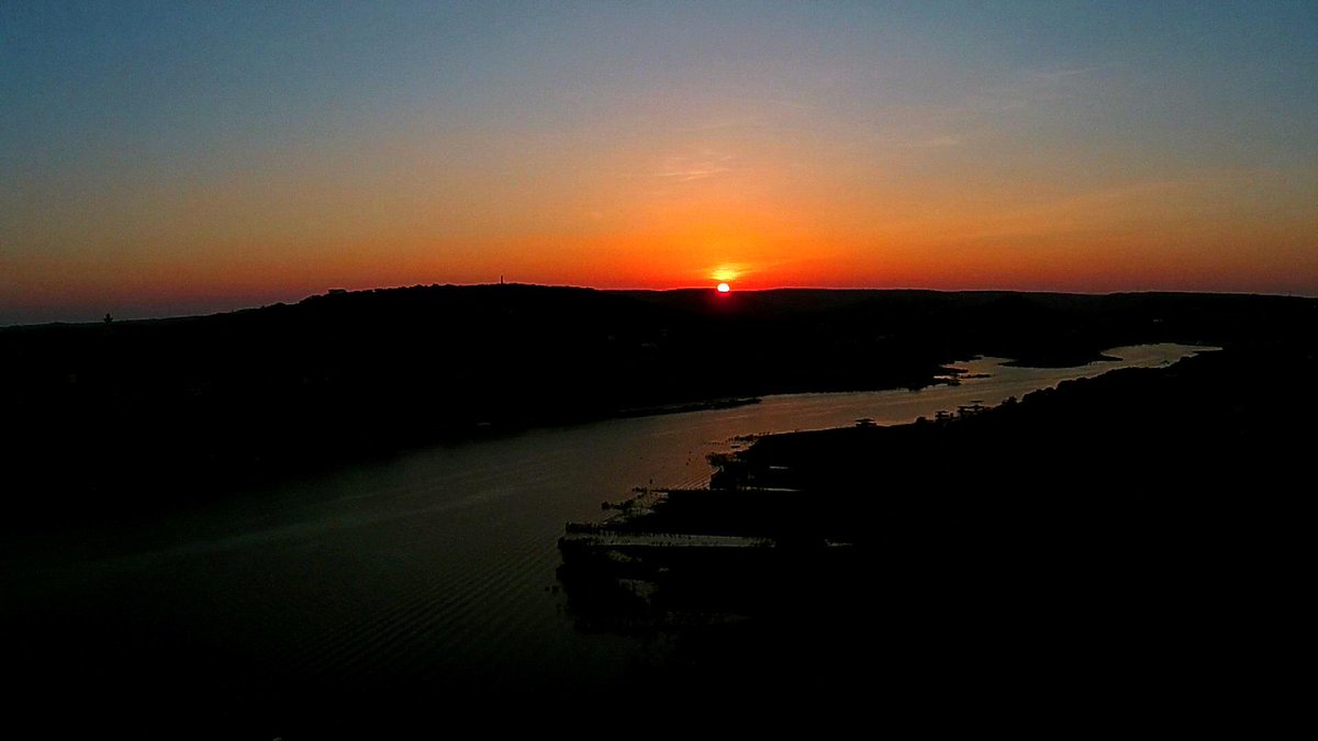 MyDroneranger's tweet photo. Took the #drone out to #LakeTravis and captured the #sunset. #Austin #lakelivingisawesome #DJIPhantom2 http://t.co/zxQkuNOzc9