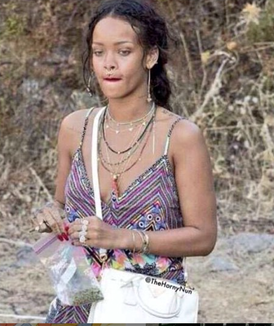 cindylaregia's tweet photo. Amo que Rihanna promueva la buena nutrición mostrando su amor a las espinacas!!! http://t.co/sCsCXxnHL8