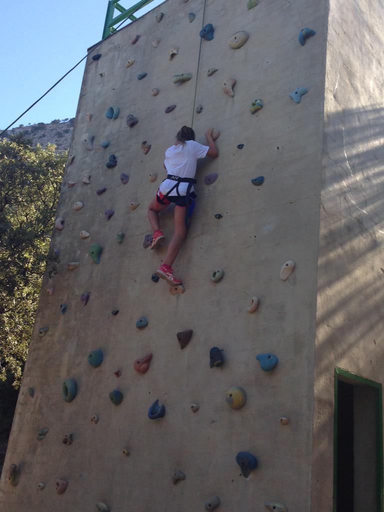 JovenScoutFuent's tweet photo. Sesión de Rocodromo #Algámitas15 http://t.co/VPvXmQzQwQ