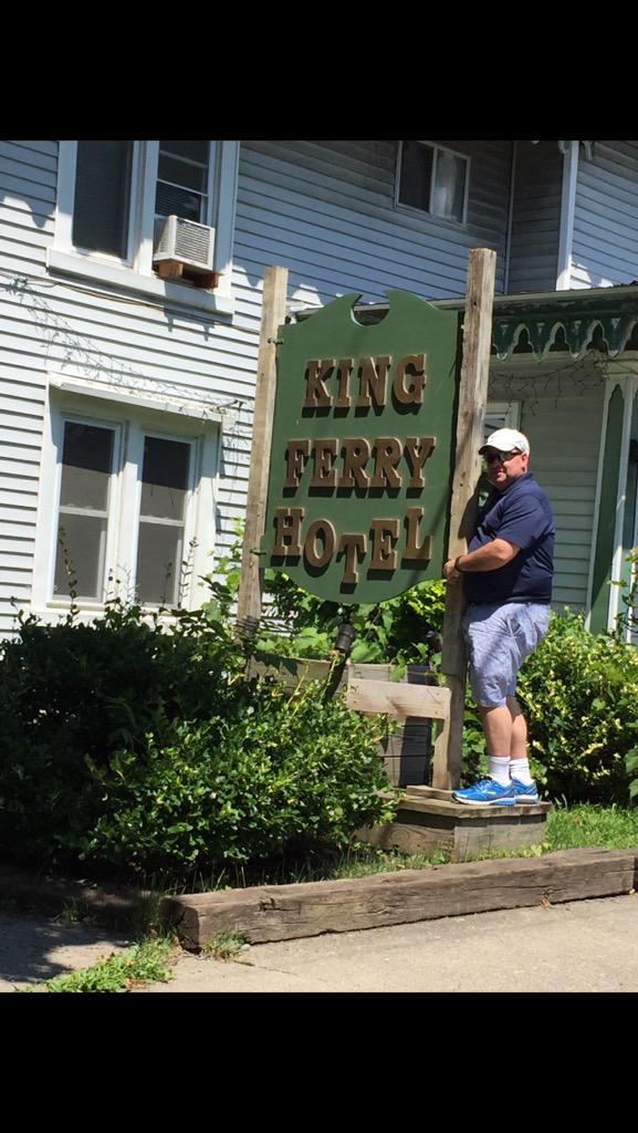 beavagecleavage's tweet photo. Stayed here last night, dreaming of @mjferry ! http://t.co/vle5lOYXFs
