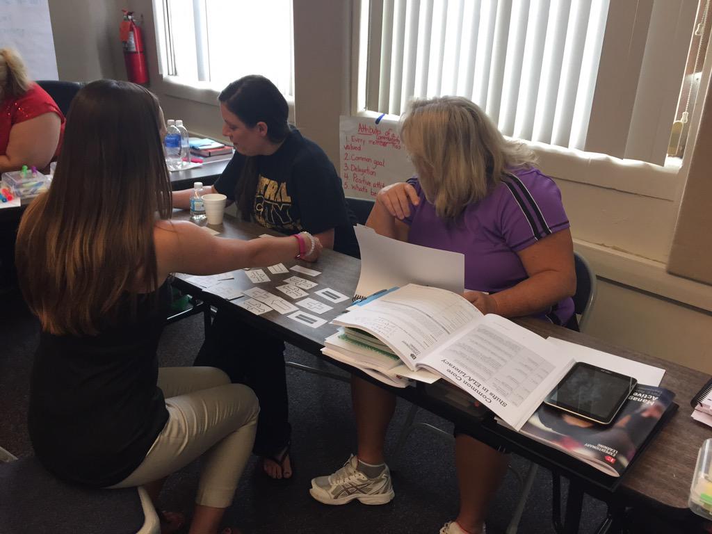 caitlinzmck's tweet image. Concept mapping during #TPP #MeetTheModules in Cabell County! #thinkingteachers @ChristinaLesh @CherylDobbertin