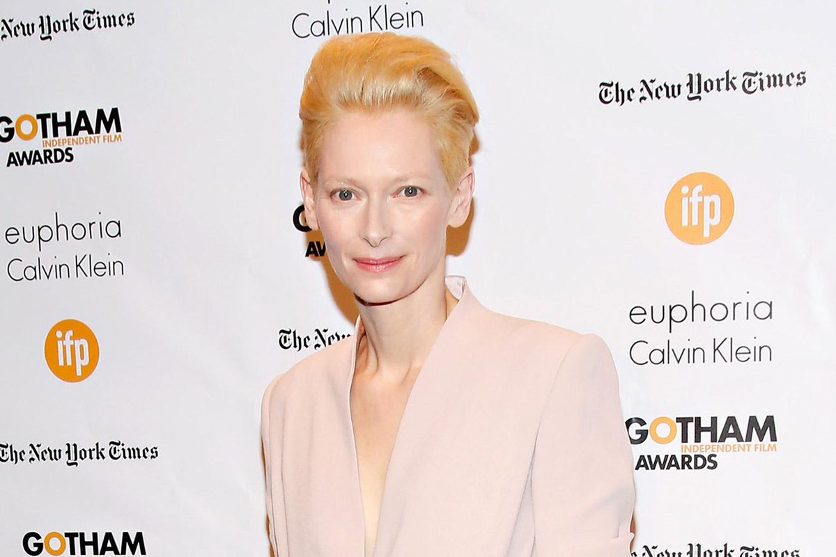 VanityFair's tweet photo. Tilda Swinton is unsure whether she'll play her big Marvel role as a man or a woman http://t.co/dXgkYV69Ne http://t.co/1c7tEVv8tG