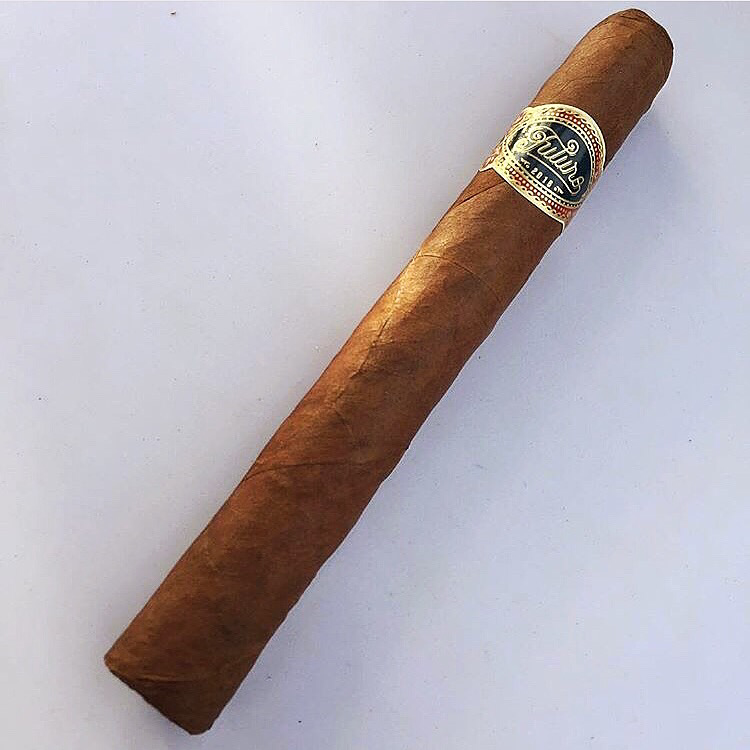 newcigar's tweet photo. Check our latest review of the @warpedcigars Futuro. http://t.co/eOaXPkJBHX #cigar #cigars #botl #sotl #ipcpr http://t.co/NDI90SpMGz