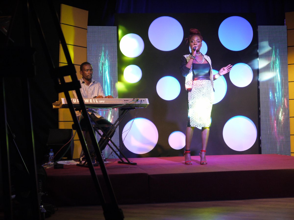 TheAnitaErskine's tweet photo. The Velvet voiced #Diva @efya_nokturnal talks about NEVER loosing, on #Discoveryplus233 @viasat1ghana at 8pm tonight! http://t.co/JxkRHNCaEi
