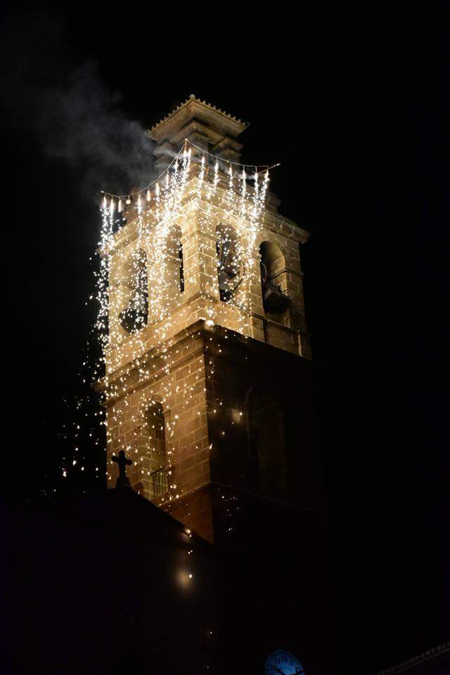 jupeta2's tweet photo. @CFestes2015 ara ja han arracat...açò ja no ho parem! A disfrutar de les #festesGata2015 amb @QuintosGata2015 http://t.co/TRWx2r3MvM