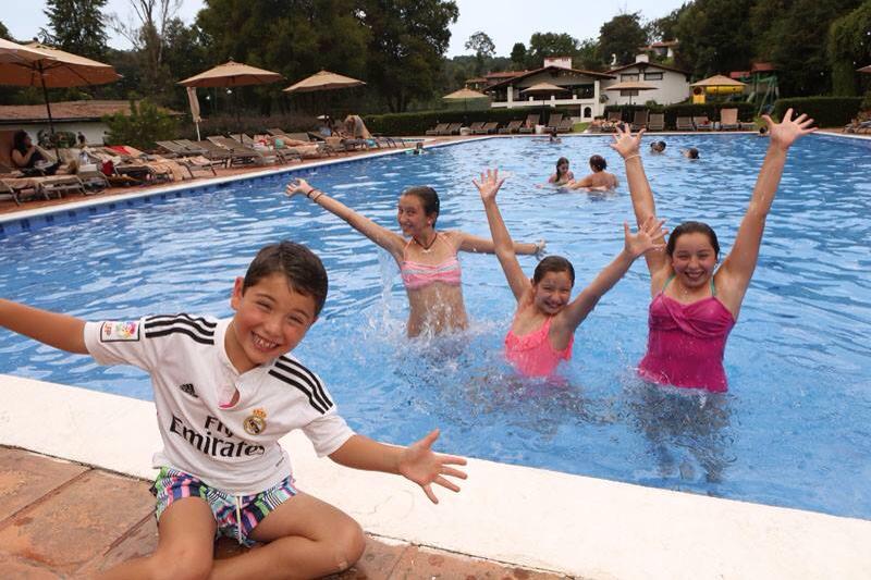 HotelAvandaro (@hotelavandaro) on Twitter photo Felices #vacaciones en <a href="/HotelAvandaro/">HotelAvandaro</a> #ValleDeBravo <a href="/bettynabenitez/">Bettyna BenĂtez</a> <a href="/EdomexTurismo/">Turismo Estado de MĂ©xico</a> @ElCastorOficial <a href="/el_souvenir/">El Souvenir</a> Felices #vacaciones en <a href="/HotelAvandaro/">HotelAvandaro</a> #ValleDeBravo <a href="/bettynabenitez/">Bettyna BenĂtez</a> <a href="/EdomexTurismo/">Turismo Estado de MĂ©xico</a> @ElCastorOficial <a href="/el_souvenir/">El Souvenir</a>