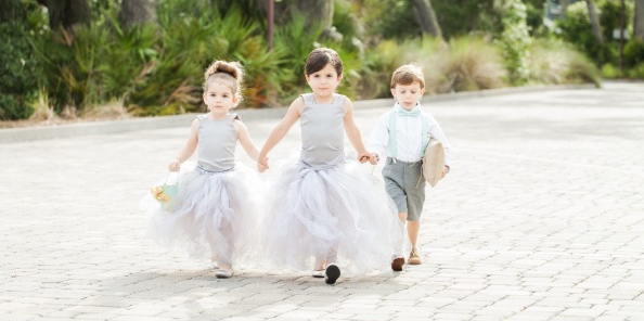 stylemepretty's tweet image. So cute! stylemepretty.com/florida-weddin… 
Photo: J Layne