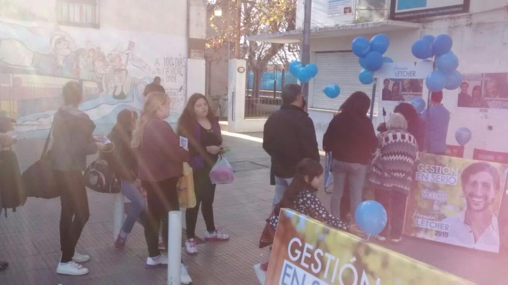 hernanletcher's tweet photo. Exitoso operativo del Pronure en estación de San Martin http://t.co/bVociMSu5I