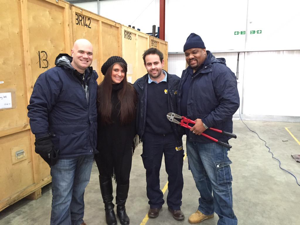 betterremovals's tweet photo. @SeanKellyComedy #StorageHuntersUK #Dave #minimile #StorageRoyston @Royston_Storage #Legends http://t.co/c6JMXh8VeE