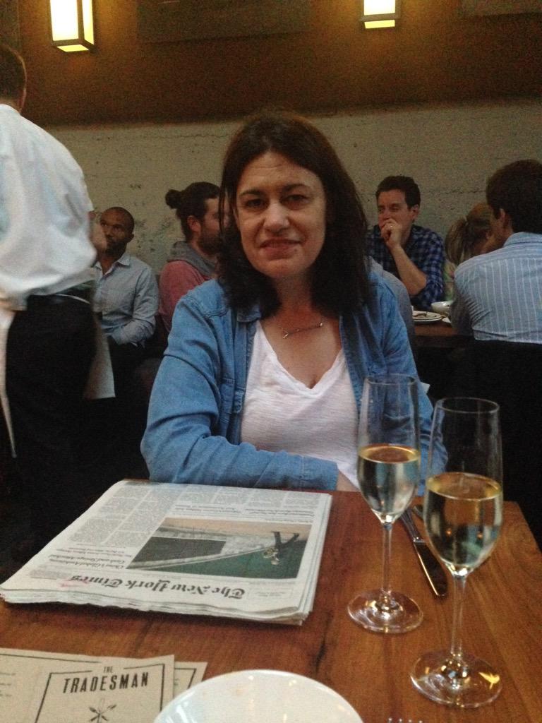 teresetaylor's tweet photo. @thetradesmansf sinking into the @nytimes on Saturday night w @Sydell #SanFrancisco http://t.co/6IBbZBekZc