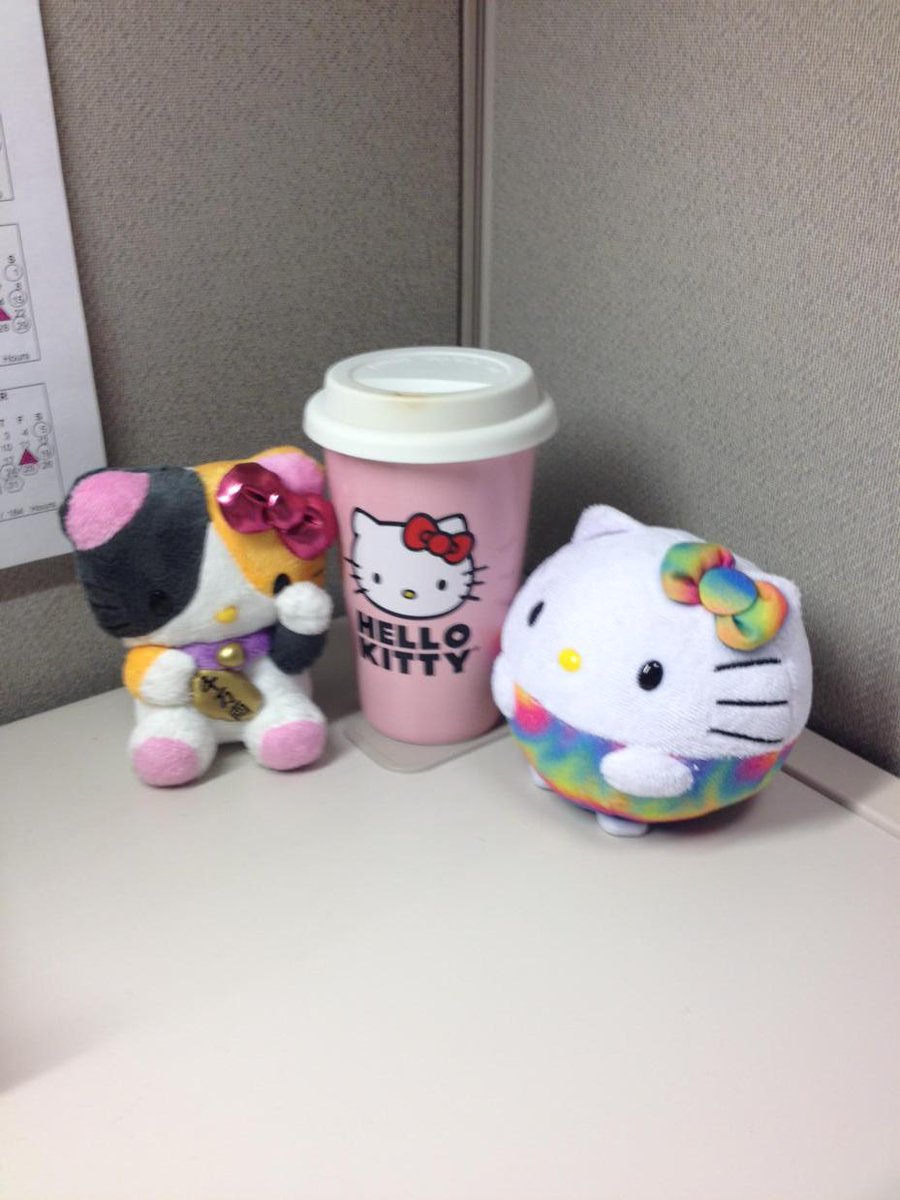 laursvr's tweet photo. #hellokittycon http://t.co/GepAyxMzdD