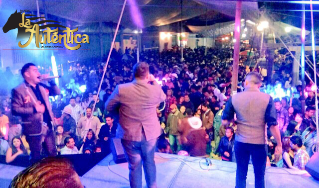 bandalautentica's tweet photo. ¡Gracias a toda la gente bonita de Santiago Tolman, Edo. de México! #Andeleee #PreparandoElTerreno @LandellPP http://t.co/BbYiUFjsCT