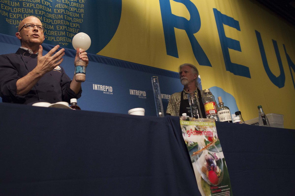 IntrepidMuseum's tweet image. A few more photos from #SpaceScienceFestival by @ErikaKapinPhoto! #space @billyosses @FFDSpaceSuits