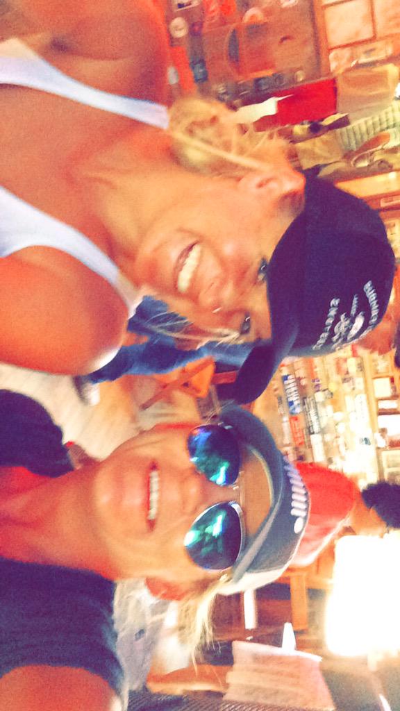 becool2011's tweet image. Great day @LuckenbachTexas ! #daydrinkin