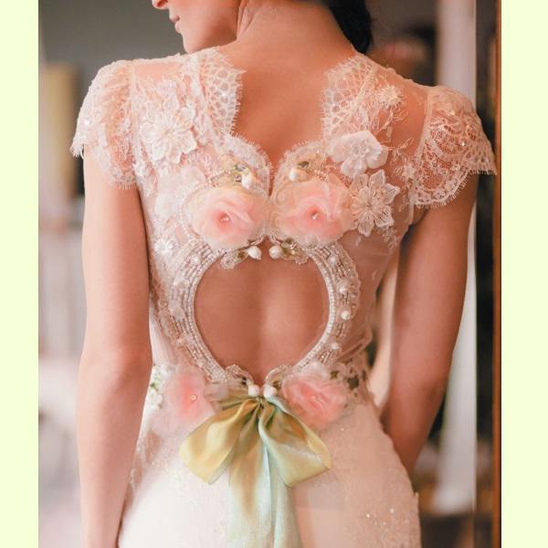 ViaBoda's tweet photo. ¿No les fascina este #vestidodenovia de @ClairePettibone? http://t.co/rv8D3tassl