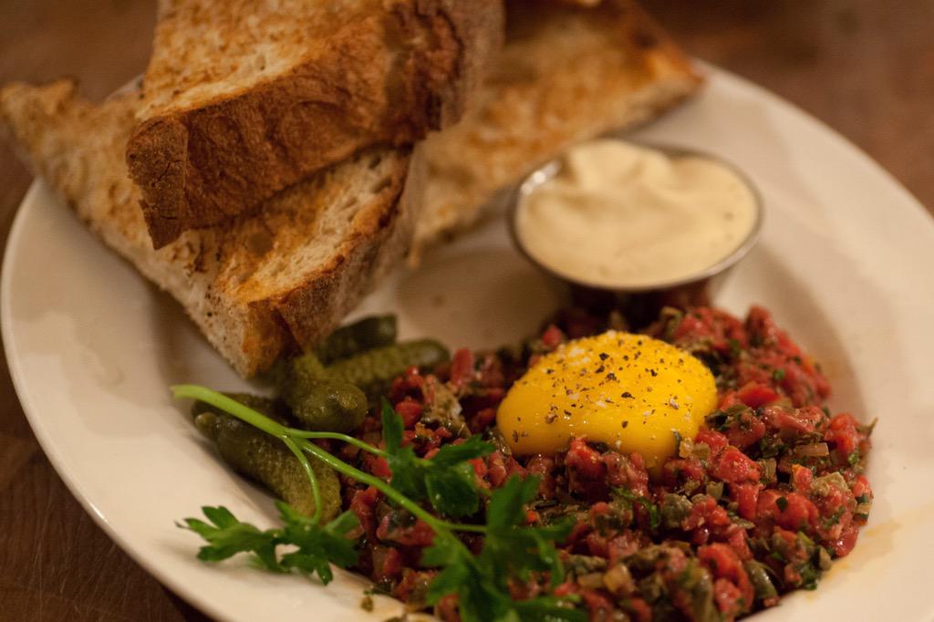GiltBar's tweet photo. #SteakTartare #GiltyPleasure #Hogsalt http://t.co/MSjfvrsqO7