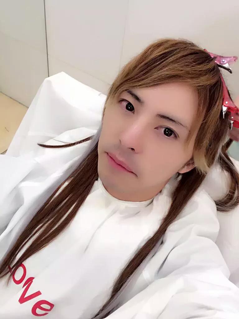 japan_kira777's tweet photo. @HOST_TV 

シュンとゲンキング❗❗

似てるなぁ😁✋ http://t.co/1AhciUH8oB
