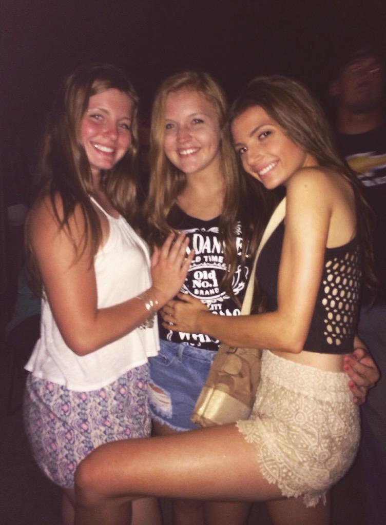 cinderbella777's tweet image. My girls #HandPlacement #LegPlacement