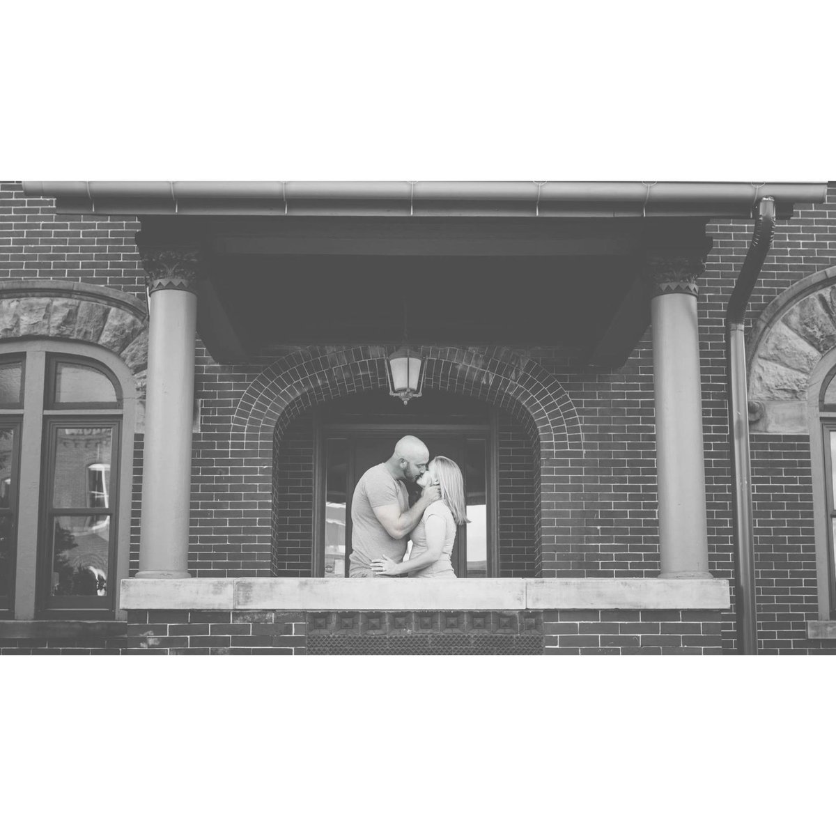 AshleyTPhoto's tweet photo. Can we talk about how great it is when a guy holds your face like this?? #Swoon #EngagementSession http://t.co/yK9n1qJCfy