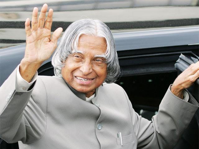 EconomicTimes's tweet photo. Only when you have the courage to lose sight of the shore, can you discover the oceans. - Dr. APJ Abdul Kalam http://t.co/KcSHR9EP50