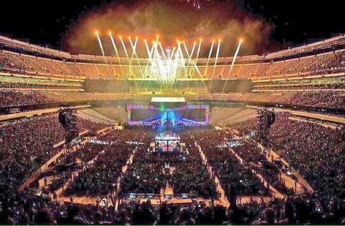 hreyangel's tweet photo. Las luces te guiarán a casa
#FOURMusicalisimo
#MTVHottest One Direction http://t.co/EAufHheQYt