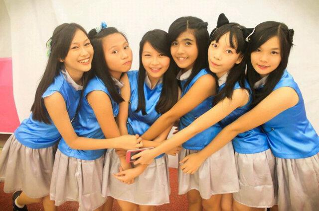 ivananaki's tweet photo. Enak yaa dipeluk sama member" kawaiiii :3 #Gener4siKesayangan http://t.co/Pi2LzJbeQU